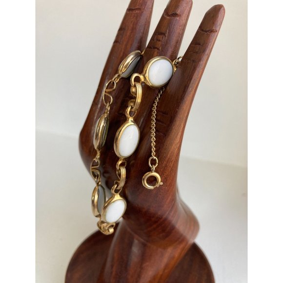 VTG MCM White Milk Glass Cabochon Bracelet-8 1/2" Length - Picture 2 of 7